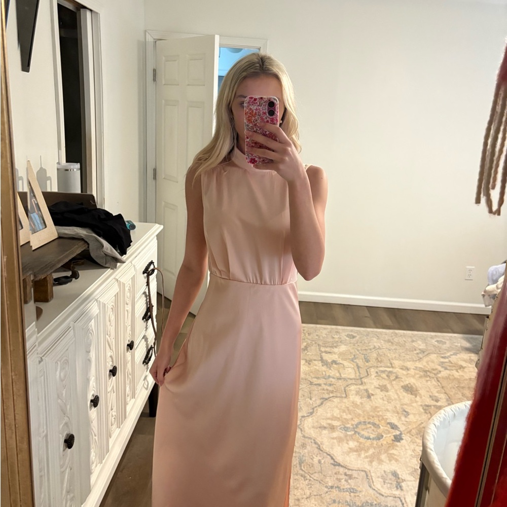 Elegant Peach Sleeveless Dress